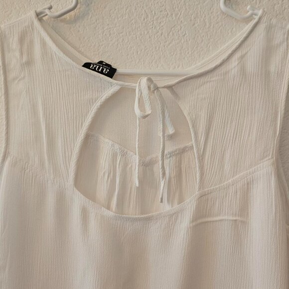 a.n.a. Women's Size M White Top Back Neck Tie Closure Ruffled Bodice Sheer Gauze - Picture 7 of 7